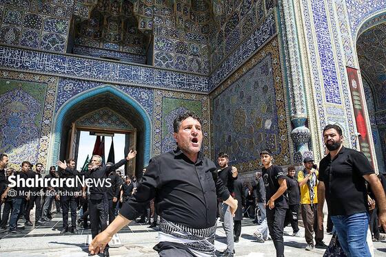 گزارش تصویری | عزاداری زائران رضوی در سوگ رحلت پیامبر اکرم (ص) و شهادت امام حسن مجتبی (ع) در حرم رضوی