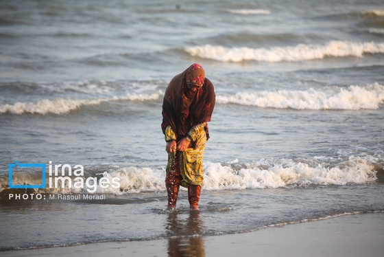 گزارش تصویری | آخرین چهارشنبه ماه صفر در ساحل بندرعباس