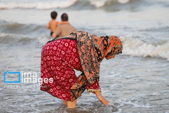 گزارش تصویری | آخرین چهارشنبه ماه صفر در ساحل بندرعباس