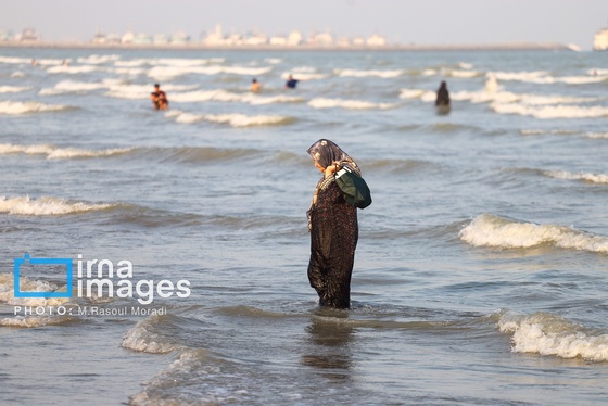 گزارش تصویری | آخرین چهارشنبه ماه صفر در ساحل بندرعباس
