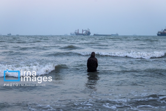 گزارش تصویری | آخرین چهارشنبه ماه صفر در ساحل بندرعباس