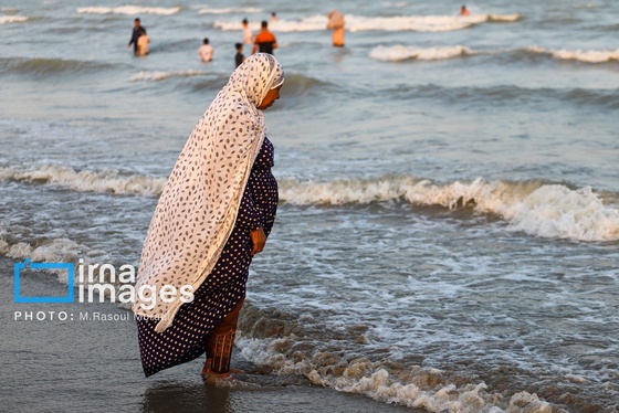 گزارش تصویری | آخرین چهارشنبه ماه صفر در ساحل بندرعباس
