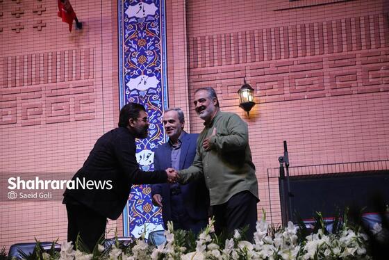گزارش تصویری | محفل قرآنی «اربعین رهبر شهید» در میدان شهدای مشهد