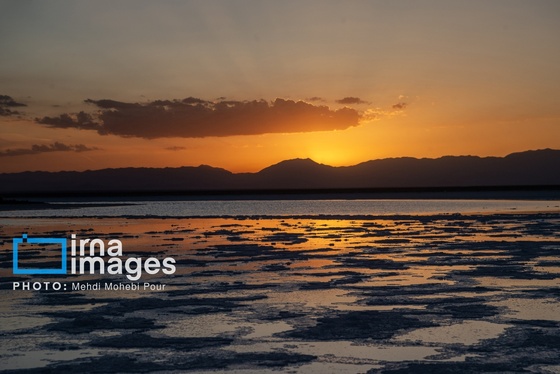 گزارش تصویری | دریاچه نمک حاج علیقلی
