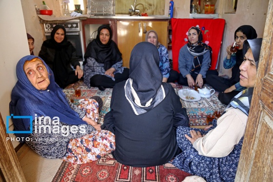 ایران زیباست | «چورشب بافی» سنتی در روستای رویین