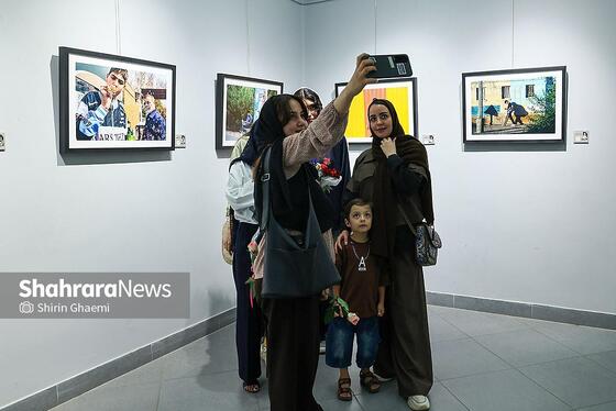 گزارش تصویری | نمایشگاه عکس گروهی «بی هوا»