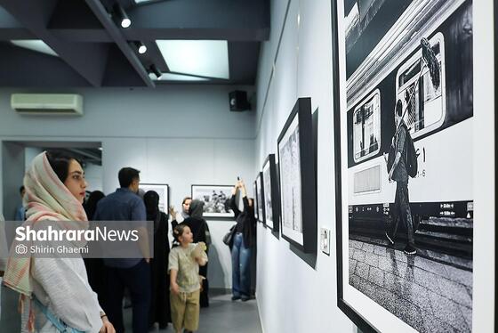 گزارش تصویری | نمایشگاه عکس گروهی «بی هوا»
