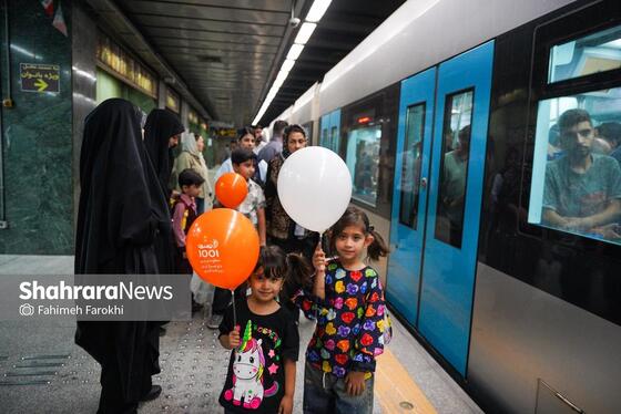 گزارش تصویری | جشن شماره ۱۰۰۱ «شهرآرامترو» در ایستگاه‌های مترو برگزار شد