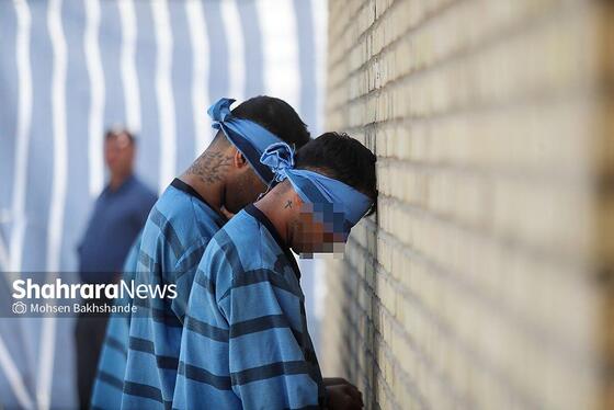 گزارش تصویری | نمایشگاه کشفیات انواع سلاح و مهمات در مشهد