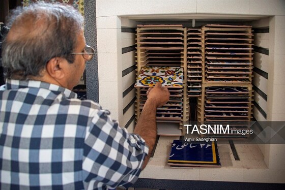 گزارش تصویری | کاشی هفت رنگ مکتب شیراز