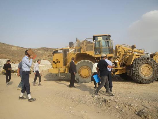 توقیف اموال و پلمب معدن محدوده سنگ نگاره‌های تاریخی طرقبه شاندیز+تصاویر