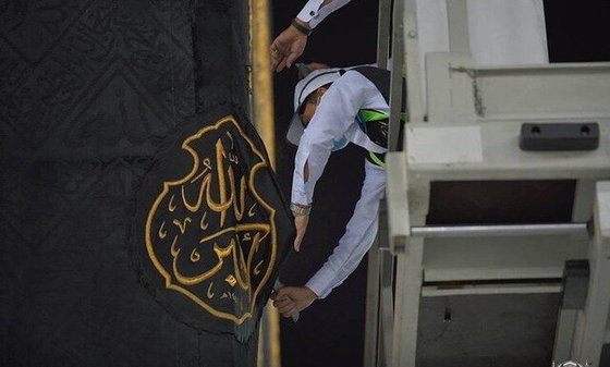 پرده کعبه خانه خدا