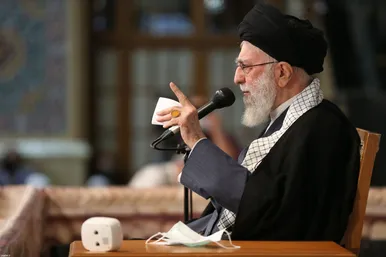 حضور و سخنرانی رهبر انقلاب در اجتماع زائران و مجاوران حرم مطهر رضوی- ۳