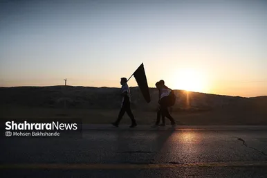 زائران پیاده حرم امام رضا (ع)