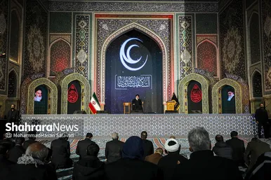 مراسم احیاء شب ۱۹ ماه رمضان در حرم مطهر رضوی