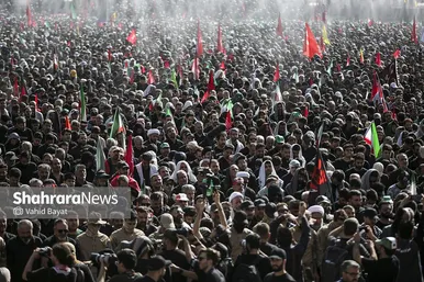 گزارش تصویری | اقامه نماز بر پیکر رهبر شهید و خانواده ایشان با حضور میلیونی عاشقان