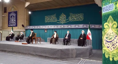 دیدار جمعی از مسئولان نظام و مهمانان شرکت کننده در کنفرانس وحدت اسلامی با رهبر معظم انقلاب