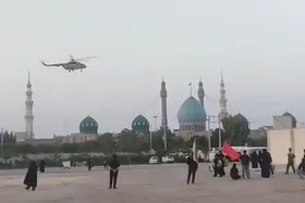 ویدئو | لحظه فرود بالگرد حامل پیکر رهبر شهید در مسجد جمکران