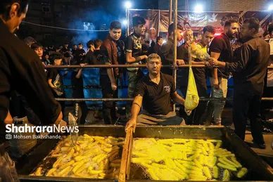آیین سینی گردانی حضرت قاسم علیه السلام در شب هشتم محرم