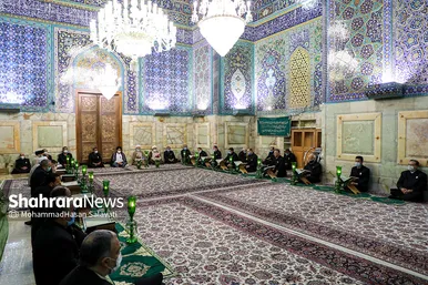 آیین تعویض گل‌های ضریح مطهر رضوی