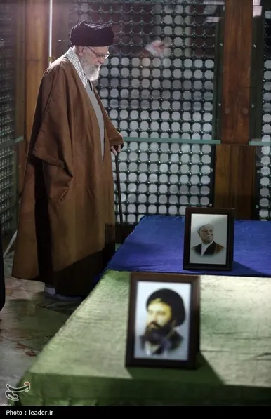 گزارش تصویری | حضور رهبر انقلاب اسلامی در حرم مطهر حضرت امام خمینی (ره)