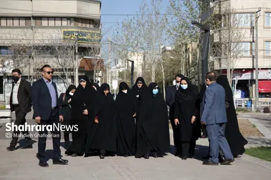 بازدید معاون رییس جهمور در امور زنان و خانواده از کارخانه نوآوری مشهد