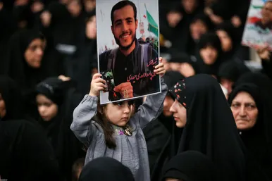 گزارش تصویری | مراسم بزرگداشت شهدای جنگ تحمیلی اخیر با حضور رهبر انقلاب اسلامی