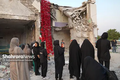 گزارش تصویری | حضور قهرمانان ملی و المپیک در میناب برای همدردی با خانواده دانش‌آموزان شهید