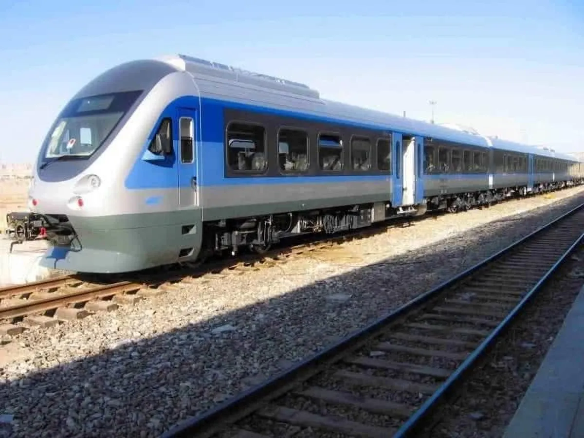 آغاز عملیات قطار سریع‌السیر تهران - مشهد در سال ۱۴۰۲ | ۵۰۰ دستگاه لکوموتیو و واگن به شبکه ریلی کشور پیوست