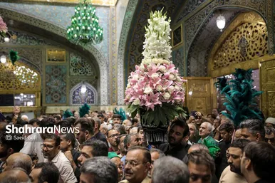 گزارش تصویری | آیین سنتی تعویض پوش ضریح مطهر امام رضا (ع)