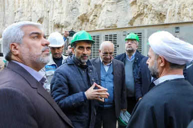 بازدید مدیران شهری و مسئولان قضایی از خط 4 مترو