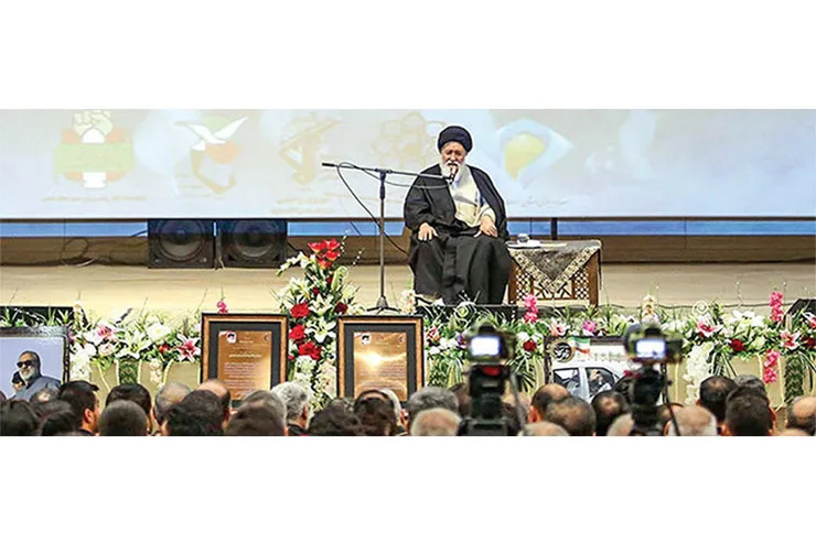 دشمن از وحدت مسلمانان احساس خطر می‌کند
