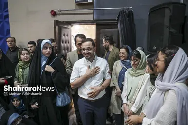 گزارش تصویری | آیین جشن امضای کتاب «نیست» اثر فاضل نظری در مشهد