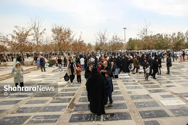 آیین چراغ برات در بهشت رضا(ع)