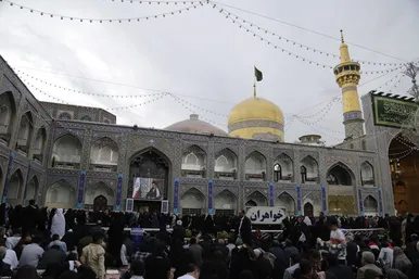 حضور و سخنرانی رهبر انقلاب در اجتماع زائران و مجاوران حرم مطهر رضوی- ۲