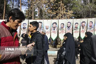 عکس‌هایی از مراسم سالگرد شهادت حاج قاسم سلیمانی در گلزار شهدای کرمان