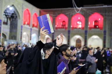 مراسم احیاء شب 21 ماه رمضان در حرم مطهر رضوی