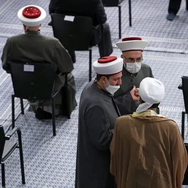 دیدار جمعی از مسئولان نظام و مهمانان شرکت کننده در کنفرانس وحدت اسلامی با رهبر معظم انقلاب