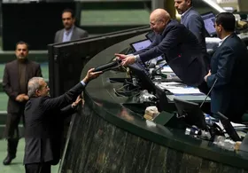 لایحه بودجه ۱۴۰۵ کل کشور از سوی رئیس جمهوری تقدیم مجلس شد (۲ دی ۱۴۰۴) + فیلم