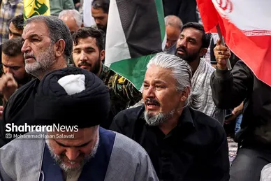 تصاویری از اجتماع مردمی در حرم امام رضا (ع) در پی شهادت سید حسن نصرالله