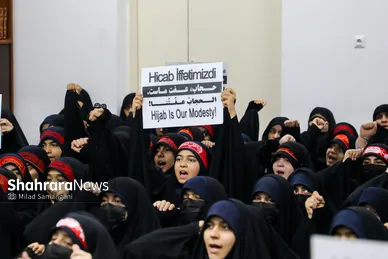 گزارش تصویری | حمایت دانش‌آموزان مشهدی از دختران محجبه جمهوری آذربایجان (۲۲ مهر ۱۴۰۵)
