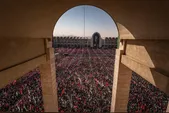 روایت آسوشیتدپرس از تشییع پیکر رهبر شهید انقلاب در مصلی تهران