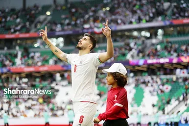 بازی ایران و ژاپن از لنز دوربین عکاس شهرآرانیوز