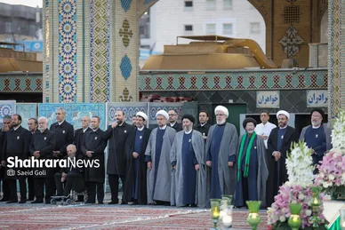 گزارش تصویری | آیین سنتی تعویض پوش ضریح مطهر امام رضا (ع)