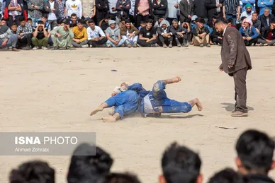 مسابقات کشتی سنتی افغانستانی‌ها به مناسبت نوروز در قم
