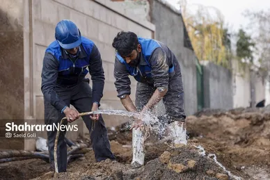 اجرای عملیات تخریب انشعابات غیرمجاز آب باغ‌ویلا‌های اطراف جاده کلات (۴ آذر ۱۴۰۳)
