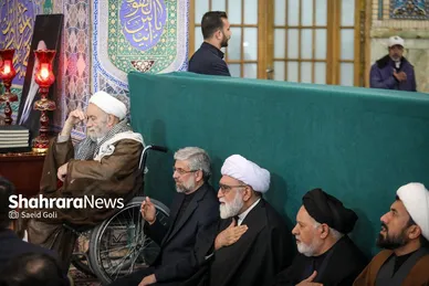 گزارش تصویری | حضور باشکوه مردم در مراسم عزاداری شهادت قائد امت در حرم امام‌رضا(ع)