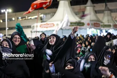 گزارش تصویری | گلباران حرم مطهر امام‌رضا (ع) در شب میلاد حضرت جوادالائمه (ع)