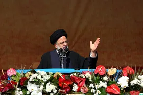 رئیس&zwnj;جمهور: آغوش ملت برای فریب&zwnj;خوردگان باز است| تداوم نگاه پدرانه رهبری در دولت| از مشکلات قطعا عبور خواهیم کرد+ فیلم
