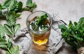 کاهش دردهای قاعدگی با نوشیدن یک فنجان چای نعناع فلفلی + طرز تهیه